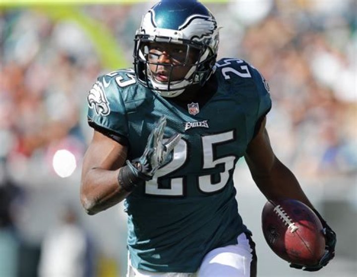 LeSean McCoy Leaves 20 Cent Tip