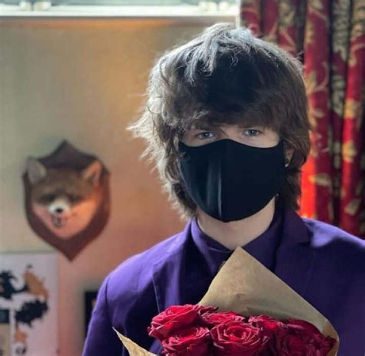 Ranboo Face Reveal – Who Is He? Real Name Family And Net Worth