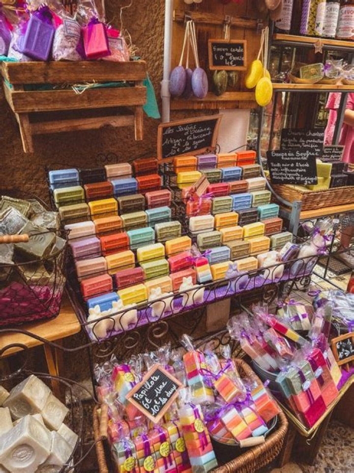 11 Best Souvenirs to Bring Home From France